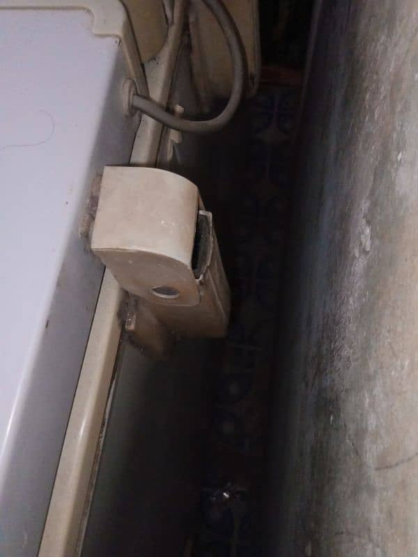 Dawlance ka deep freezer 2