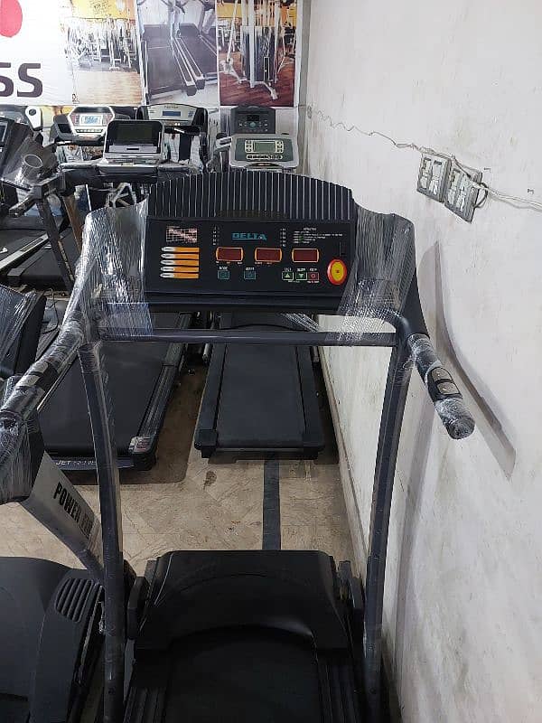 TREADMILL / RUNNING MACHINE / WALKING MACHINE / JOGGING MACHINE 8
