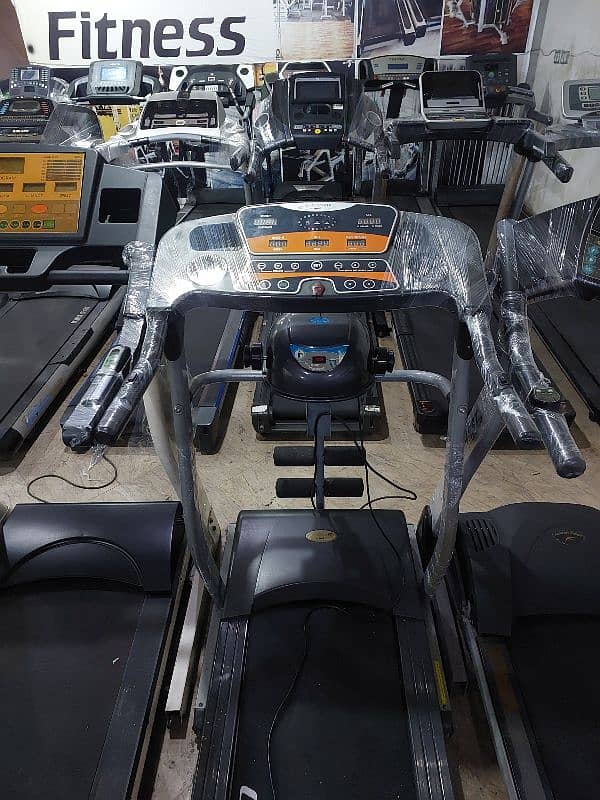 TREADMILL / RUNNING MACHINE / WALKING MACHINE / JOGGING MACHINE 11