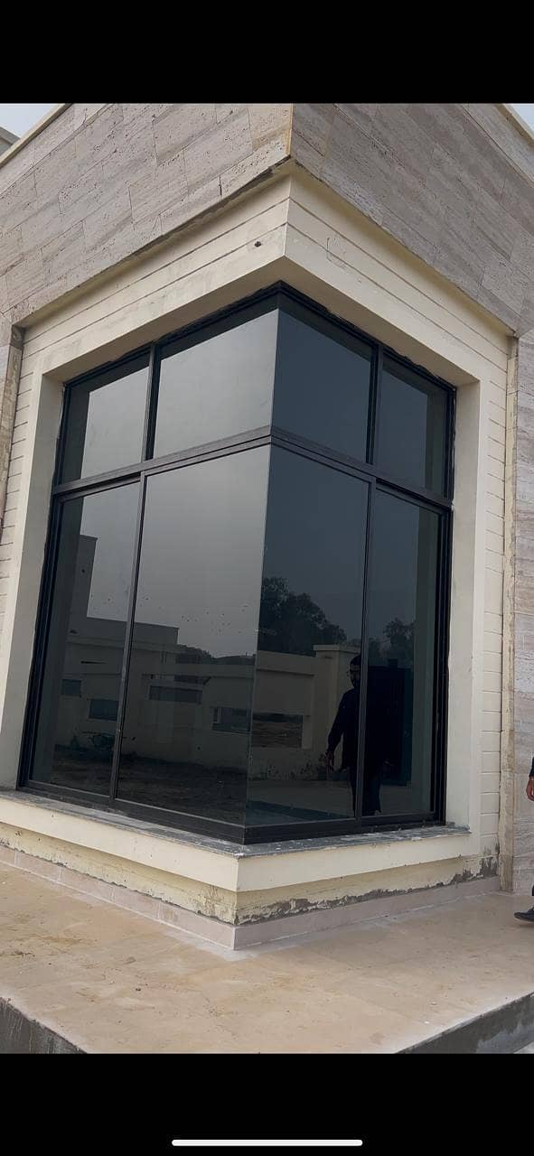 Glass Stairs – Modern Look with Safety & Style 3