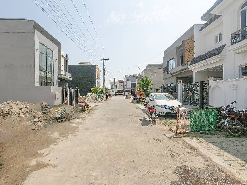 Get An Attractive Prime Location House In Lahore Under Rs. 19500000 1