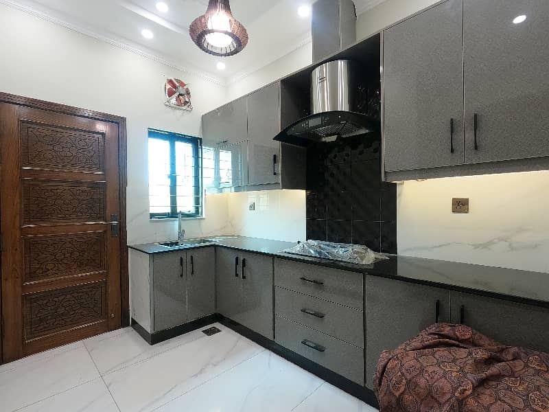 Get An Attractive Prime Location House In Lahore Under Rs. 19500000 9