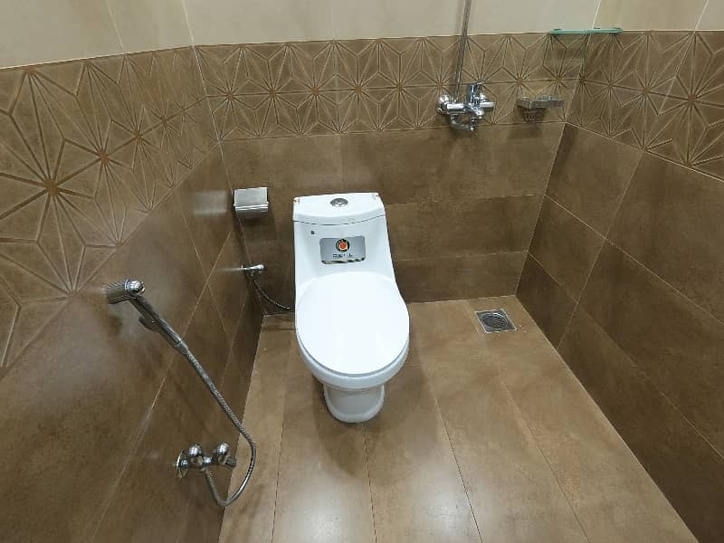 Get An Attractive Prime Location House In Lahore Under Rs. 19500000 13