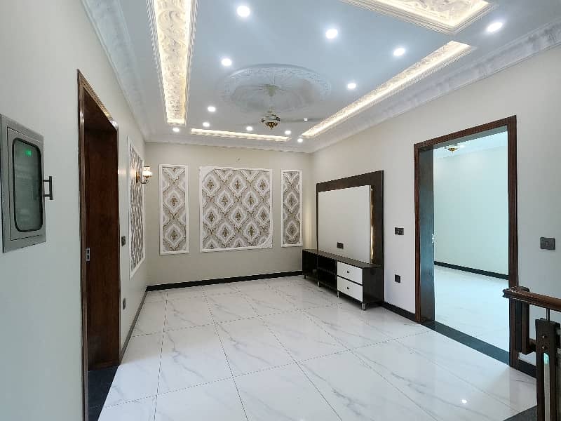 Get An Attractive Prime Location House In Lahore Under Rs. 19500000 14