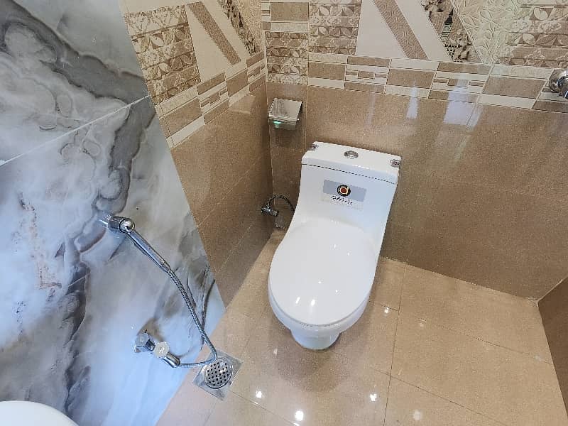 Get An Attractive Prime Location House In Lahore Under Rs. 19500000 21