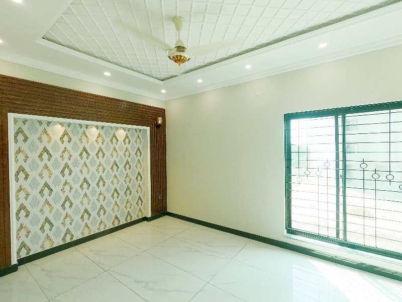 Get An Attractive Prime Location House In Lahore Under Rs. 19500000 22