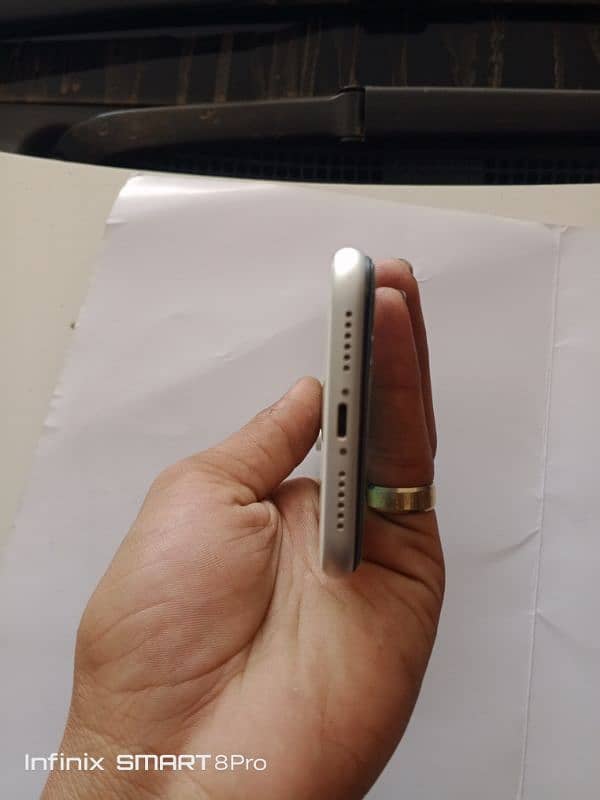Iphone XR Non PTA 64 gb 6