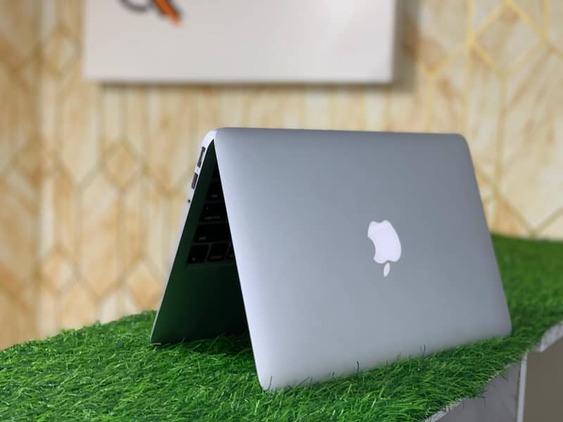 MACBOOK AIR EARLY 2015 CORE I5 PROCESSOR 3