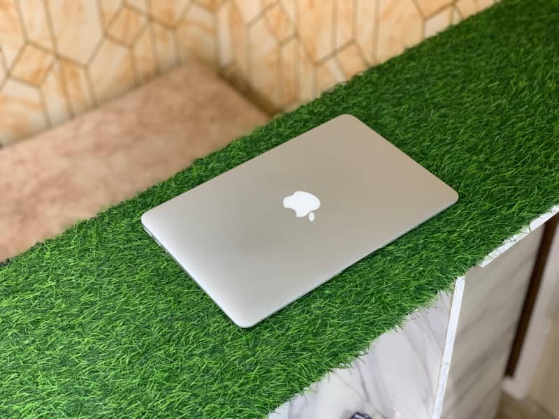 MACBOOK AIR EARLY 2015 CORE I5 PROCESSOR 6