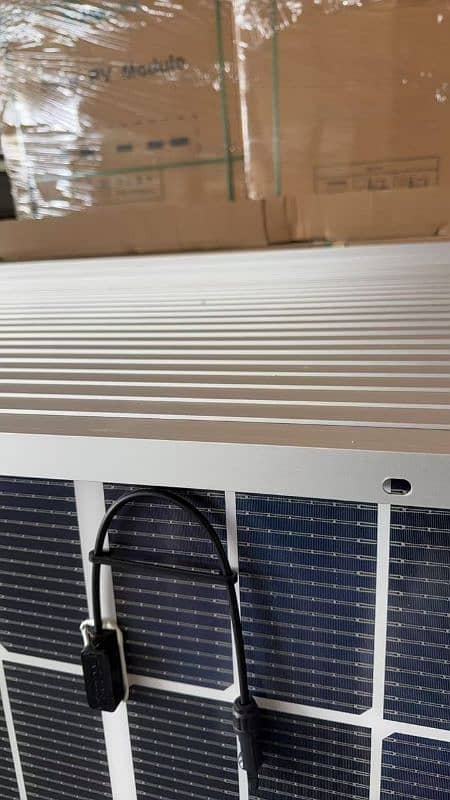 590 watts solar panel tier 1 with warrnety   bifaciel mono perc 1