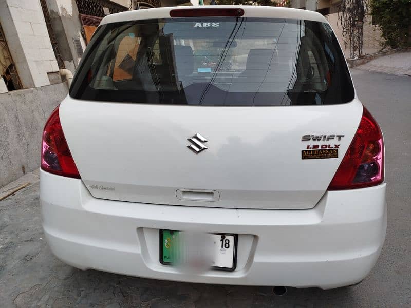Suzuki Swift DLX Navigation 2018 3