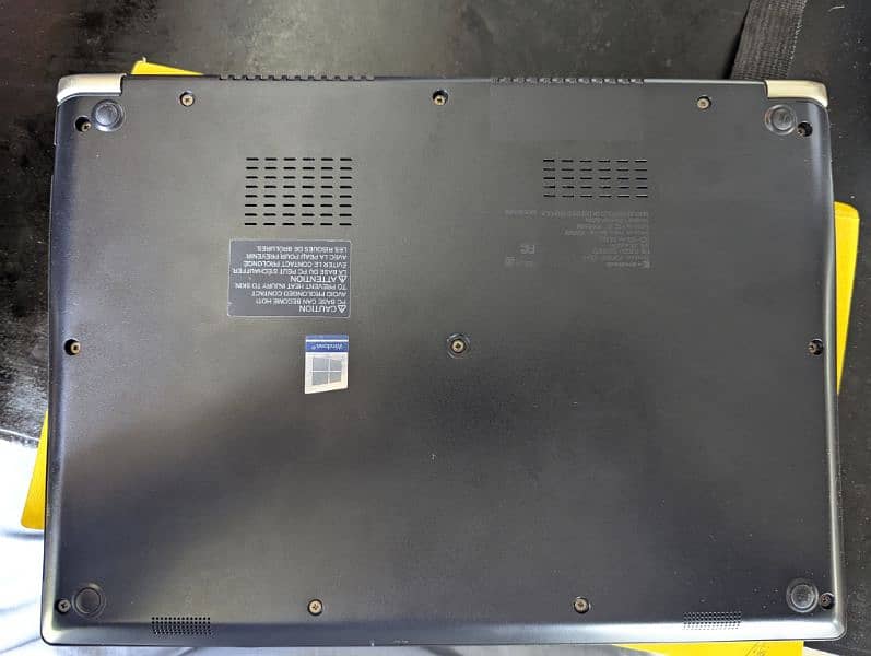 Toshiba PROTEGE DYNABOOK 3