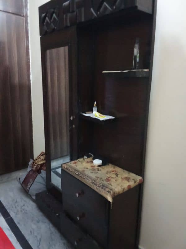 King Size bed , dressing and side tables 5