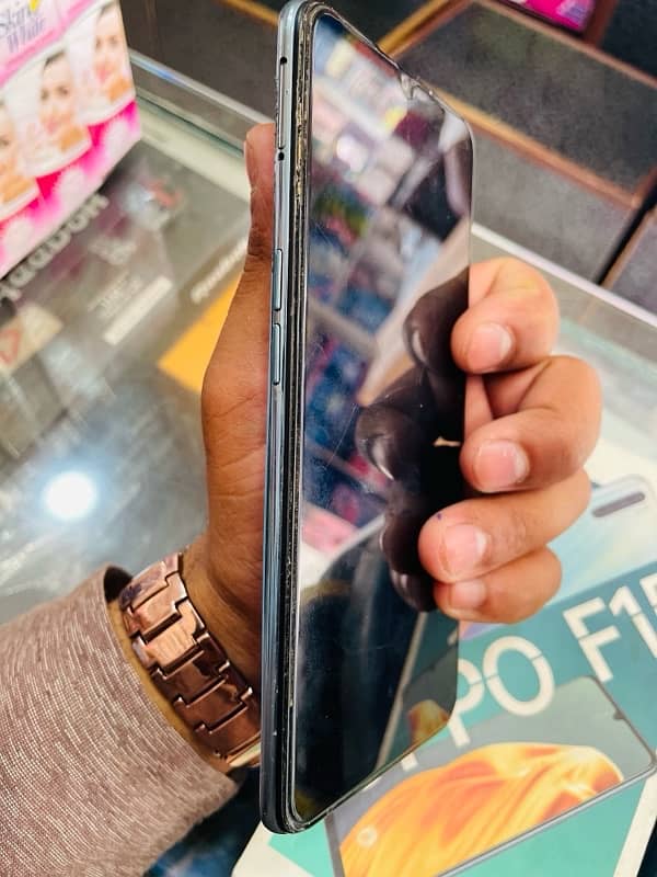 oppo F15 1