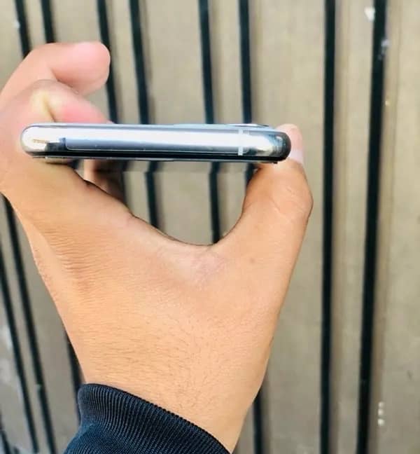iphone 11 pro ( factory unlock ) non pta 3