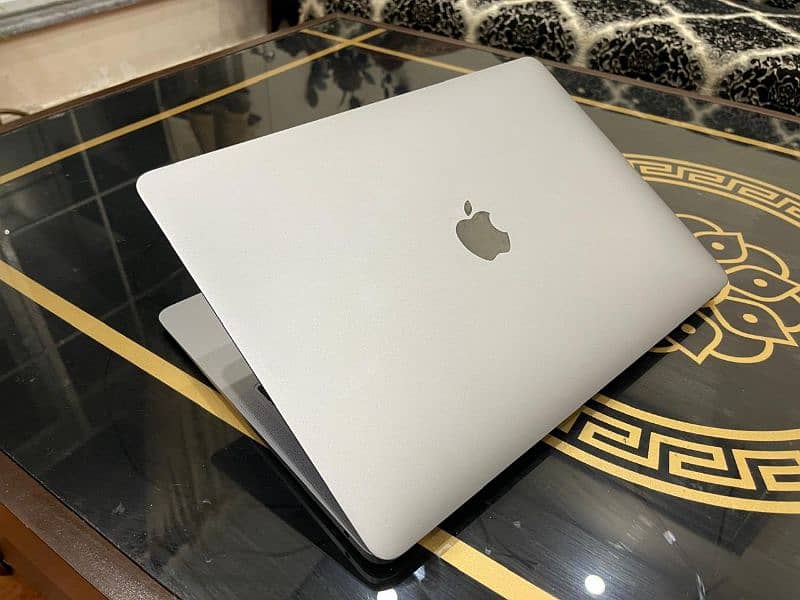 MacBook Pro 2020 Urgent sale. 16/512 ssd 2