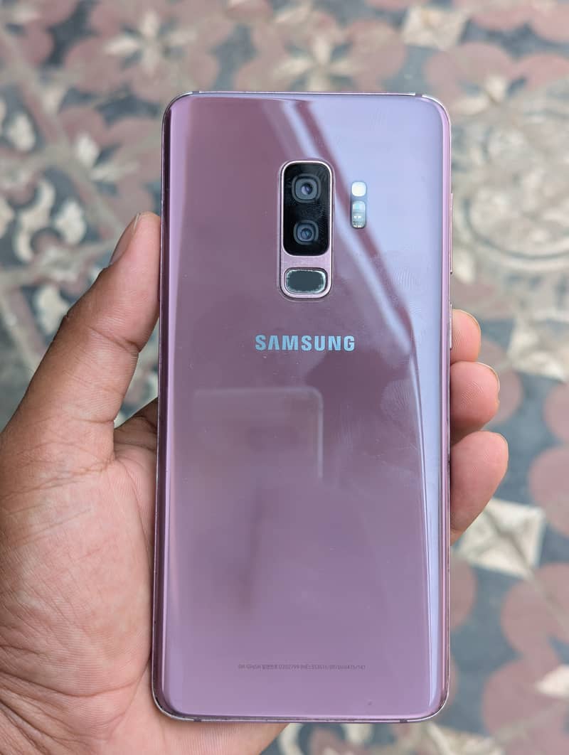 Samsung Mobile S9 Plus with dot as shown in picture 0