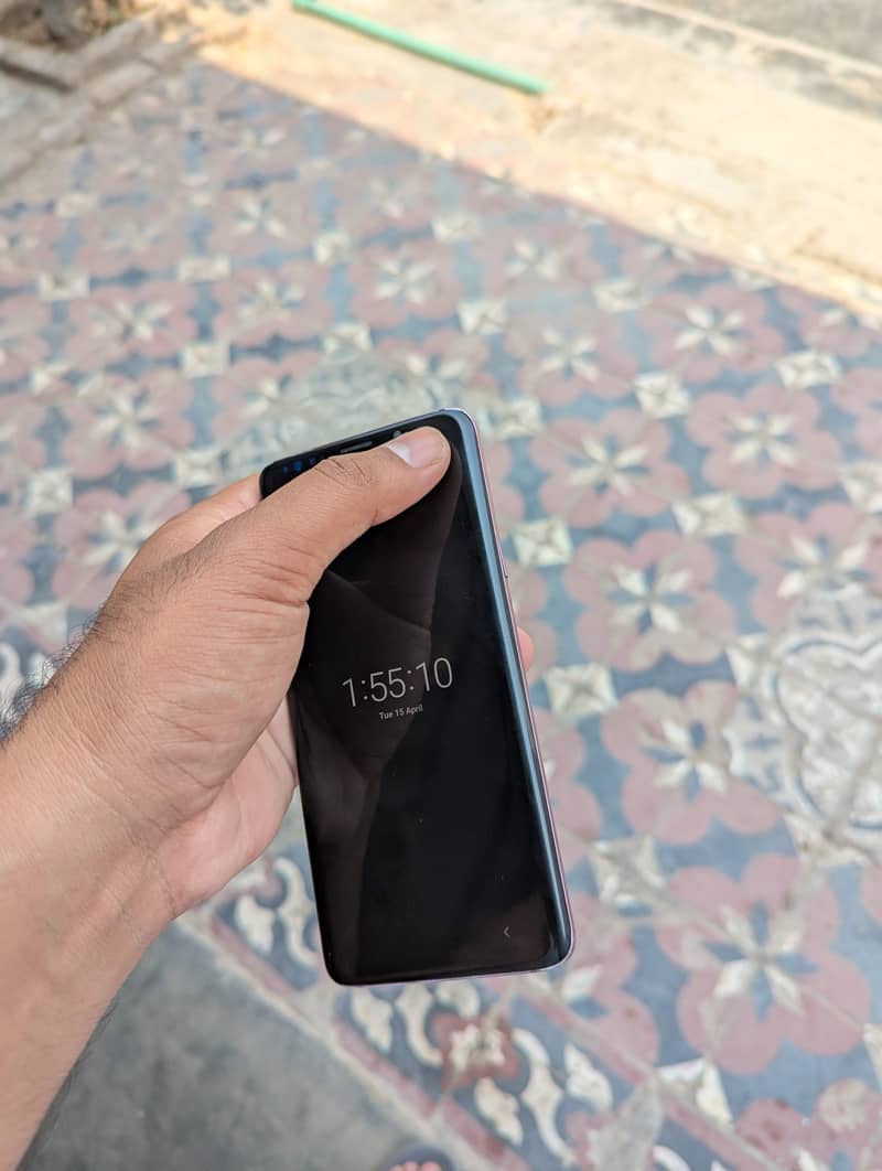 Samsung Mobile S9 Plus with dot as shown in picture 4