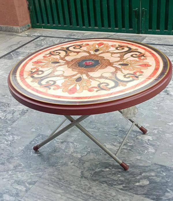 Folding Round Table 4