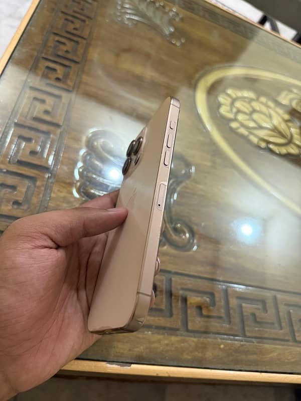 Iphone 16 pro max Non PTA 2