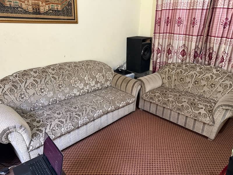 6 Seater Sofa Set for Sales in best Condition 2