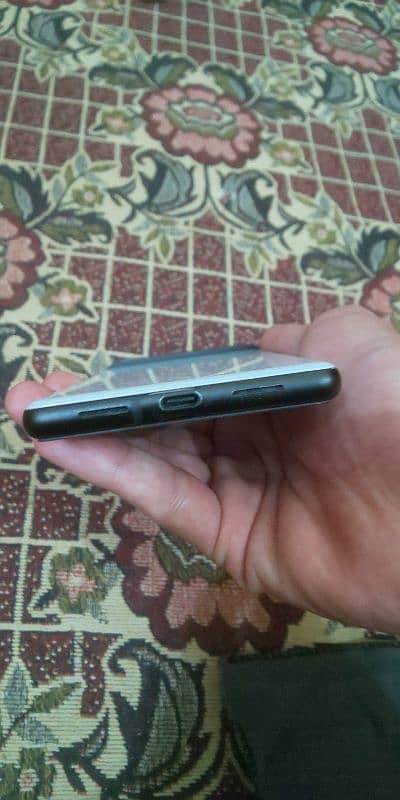 Google pixel 6    8.128  dual SIM 10 by 10 condition 3