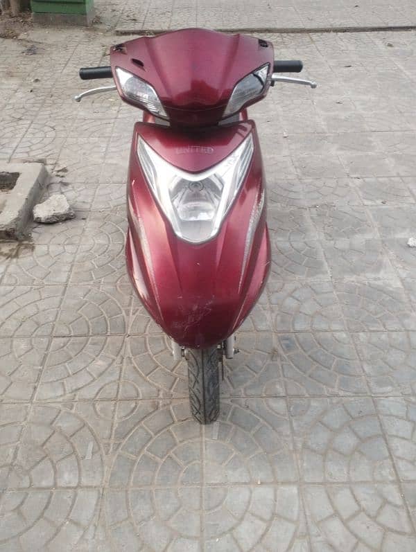 united 18 model scooty 0