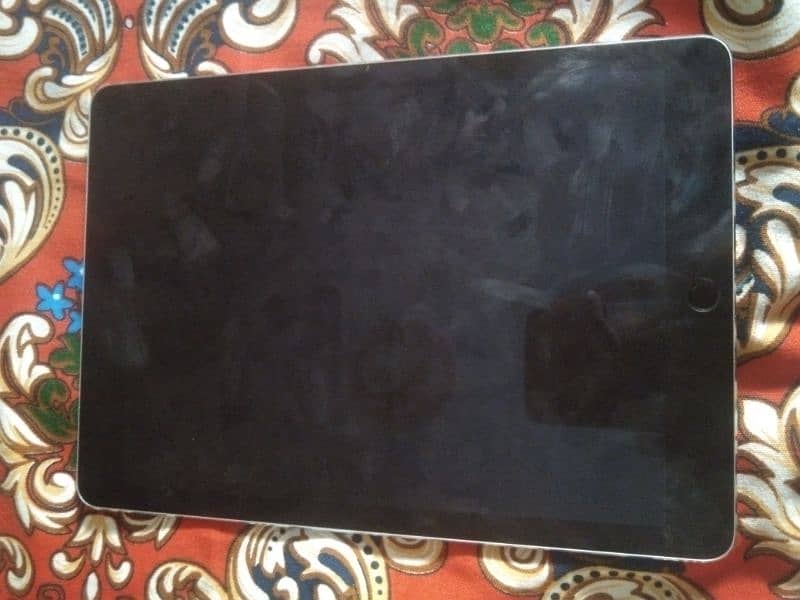 Apple ipad pro (9.7) LLA model 4