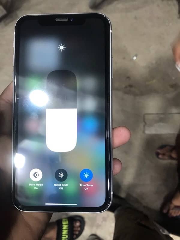 Iphone XR (64gb) factory unlock 5