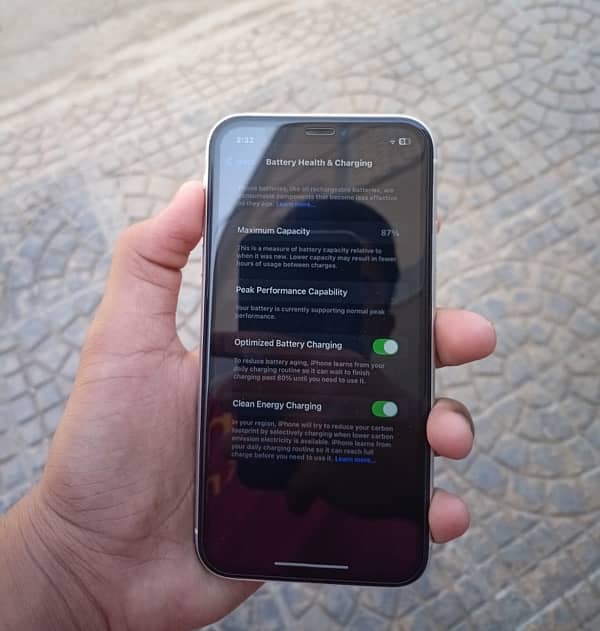 Iphone XR (64gb) factory unlock 8