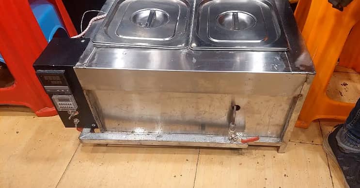Double deep fryer with baskets 1