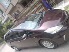 Toyota Prius Alpha 2013