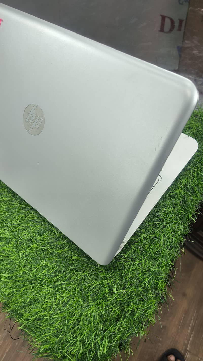 Hp i5 4th gen 8gb DDR3 256gb SSD IPS Touch Display 4