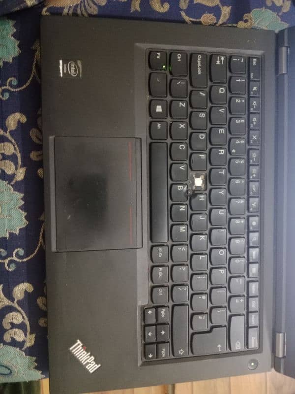 having 2 issues speaker and g button but g button work properly 8
