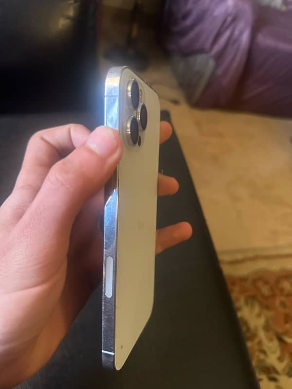 iphone 12 pro max , 128 gb pta approved 3