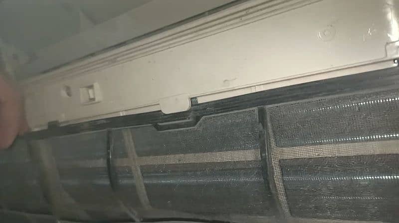 one month use . bilkul new AC 2