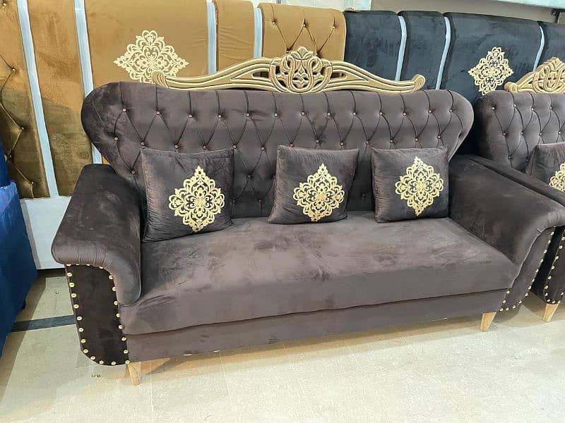 L shaped sofa and 5 Setter and 7 Setter 3