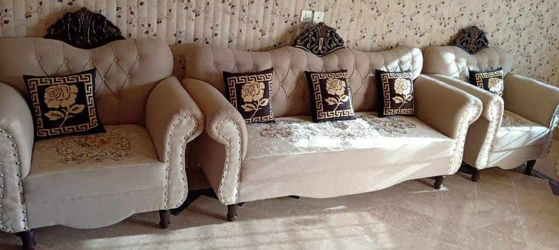 L shaped sofa and 5 Setter and 7 Setter 13