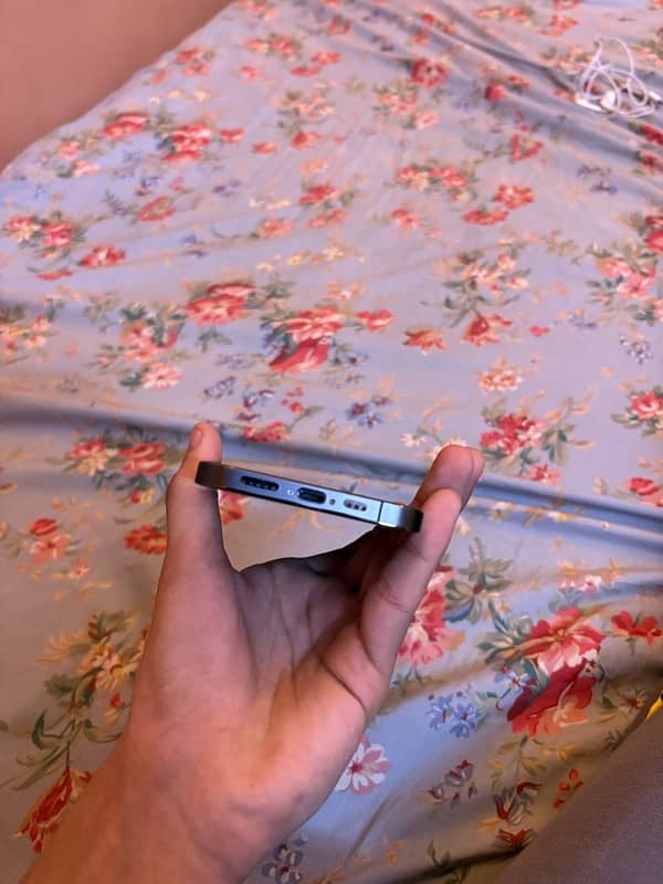 iphone 12 pro factory unlock/ exchange possible 4