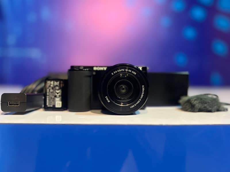 ZV-E10 Interchangeable Lens Vlog Camera with BOX 7