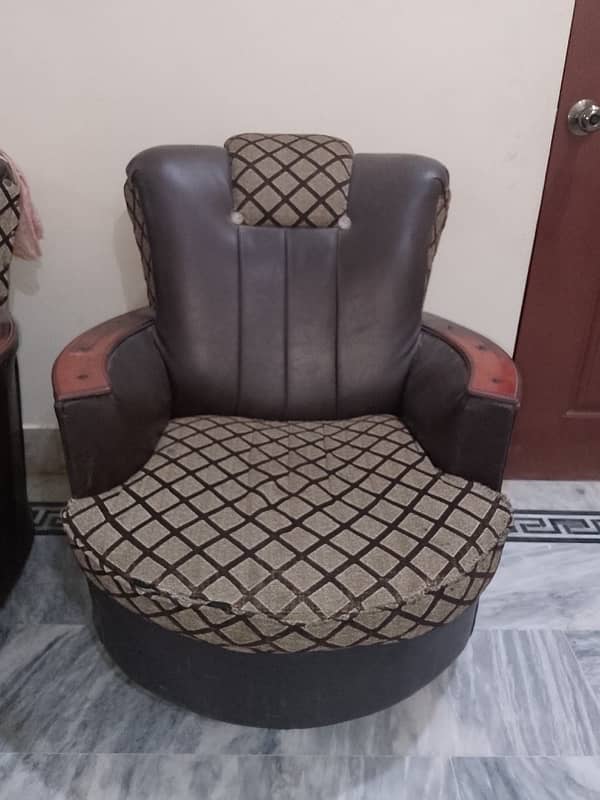sofa wirh Table 4