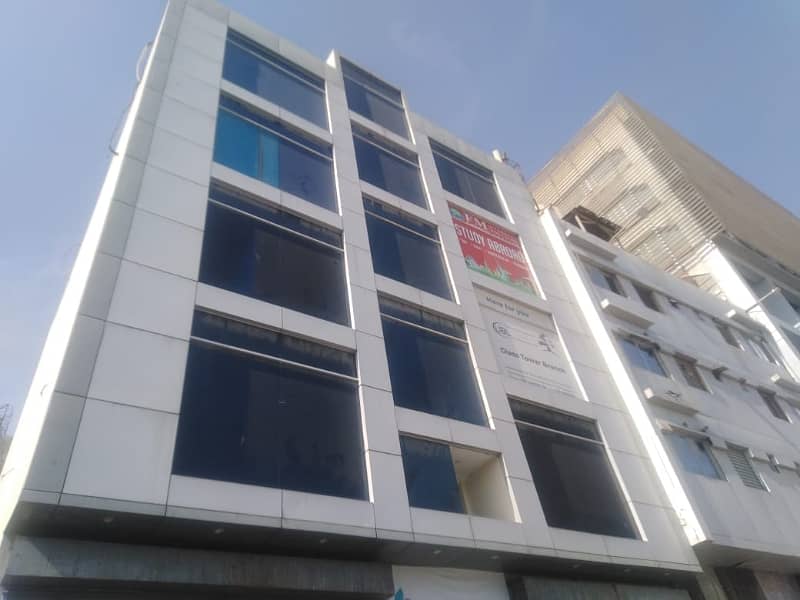On Excellent Location 900 Square Feet Office For rent In Jami Commercial Area Karachi 2