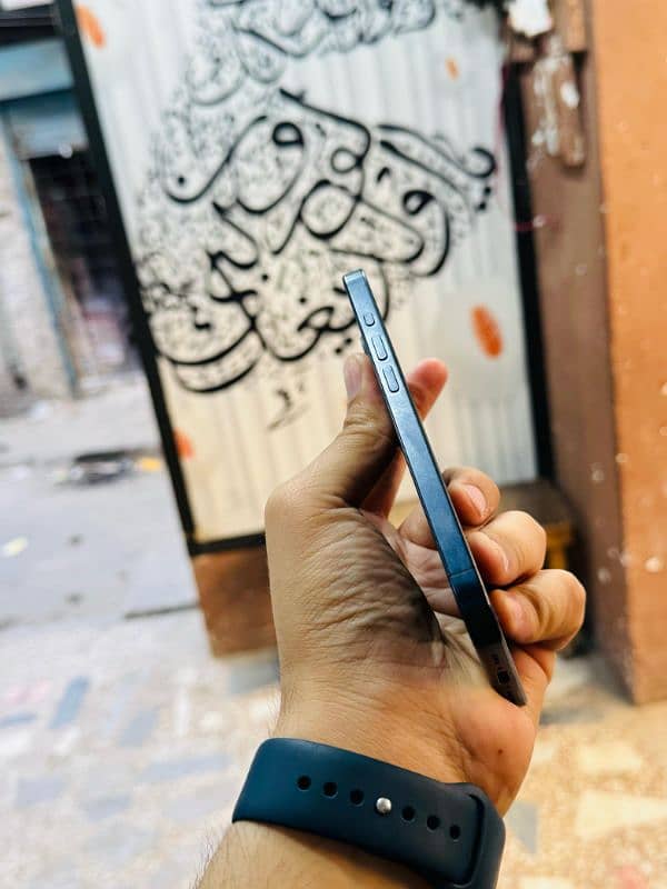 iphone 15 Pro 512GB Non PTA Full 4 Months Sim Time 5