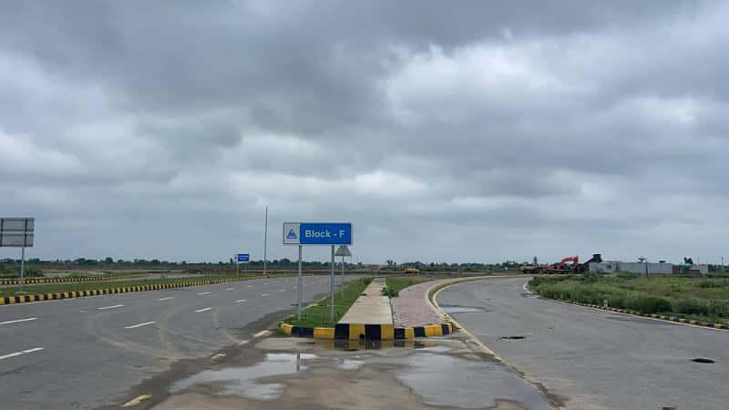 10 Marla Hot Location Plot Available For Sale 4