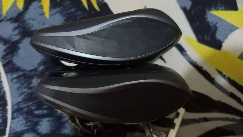 Logitech MX Anywhere 2s Bluetooth Mouse 1