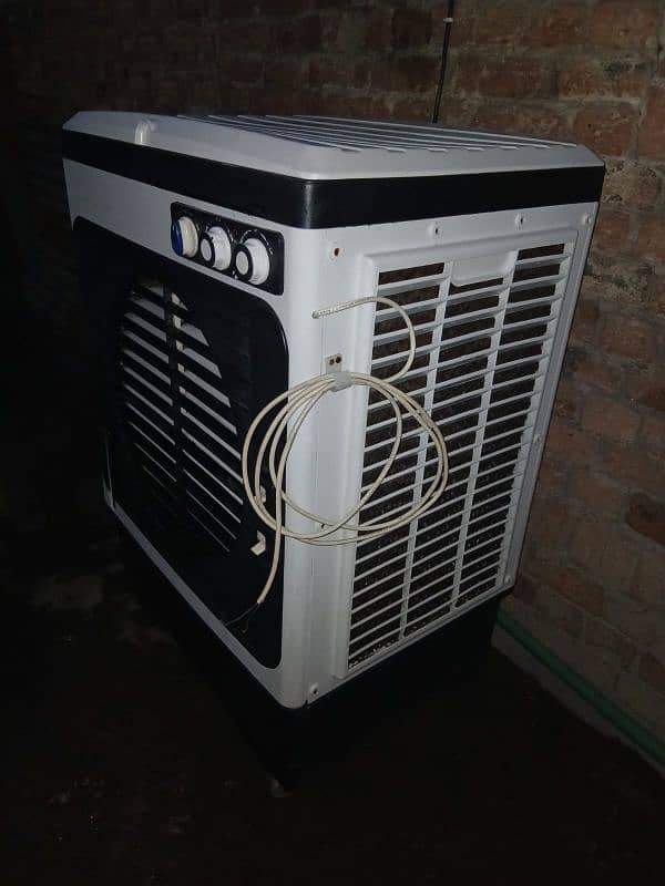 cooler for sale 10/10 condition 1