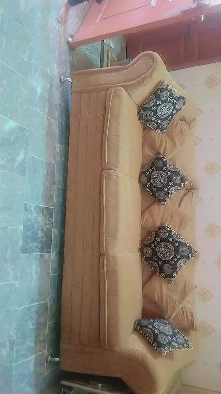 5 sitter my beautiful sofa set and 2 tables set 1