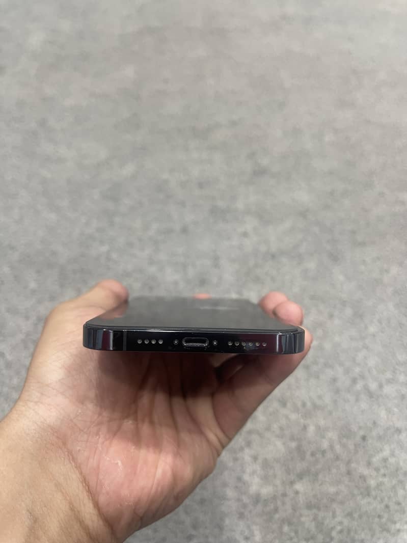 Apple iPhone 12 Pro Max FU 4