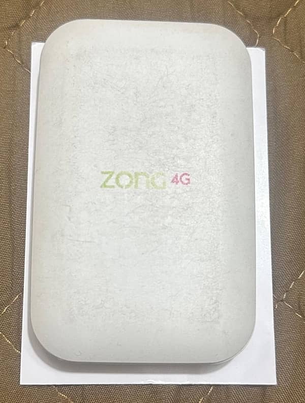 Zong 4G Fastest Internet Portable Device with Accessories & Warranty 10