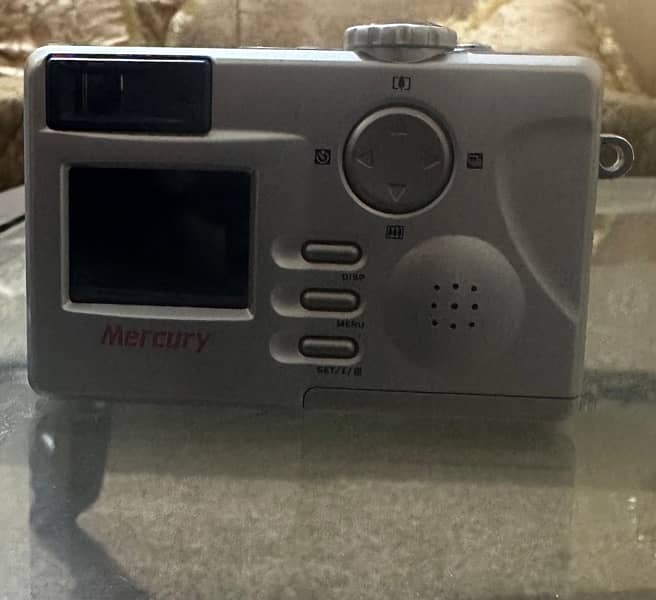 Mercury Digital Camera 3.1 Mega Pixels (VQ2220) 2